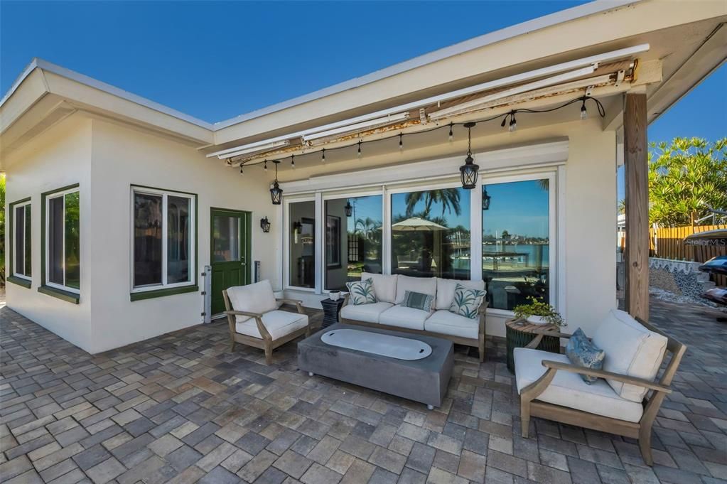 For Sale: $982,000 (4 beds, 2 baths, 2056 Square Feet)