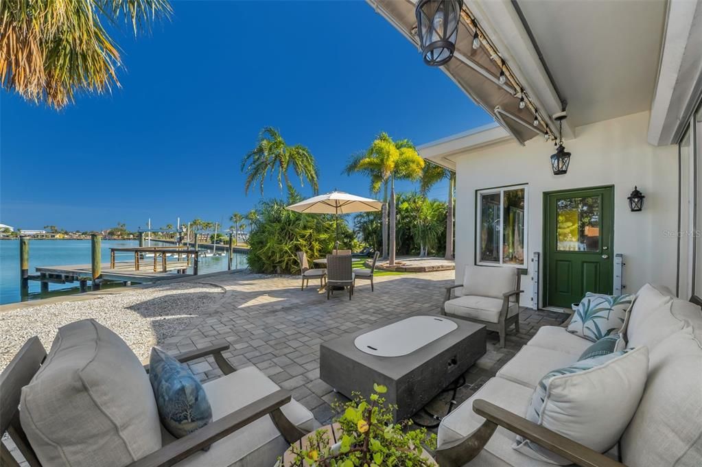 For Sale: $982,000 (4 beds, 2 baths, 2056 Square Feet)