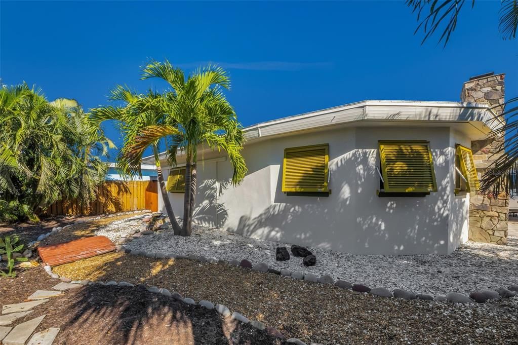 For Sale: $982,000 (4 beds, 2 baths, 2056 Square Feet)