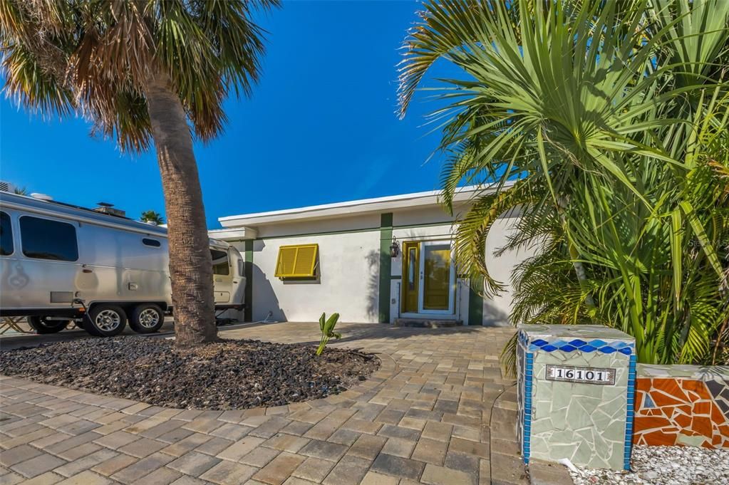 For Sale: $982,000 (4 beds, 2 baths, 2056 Square Feet)