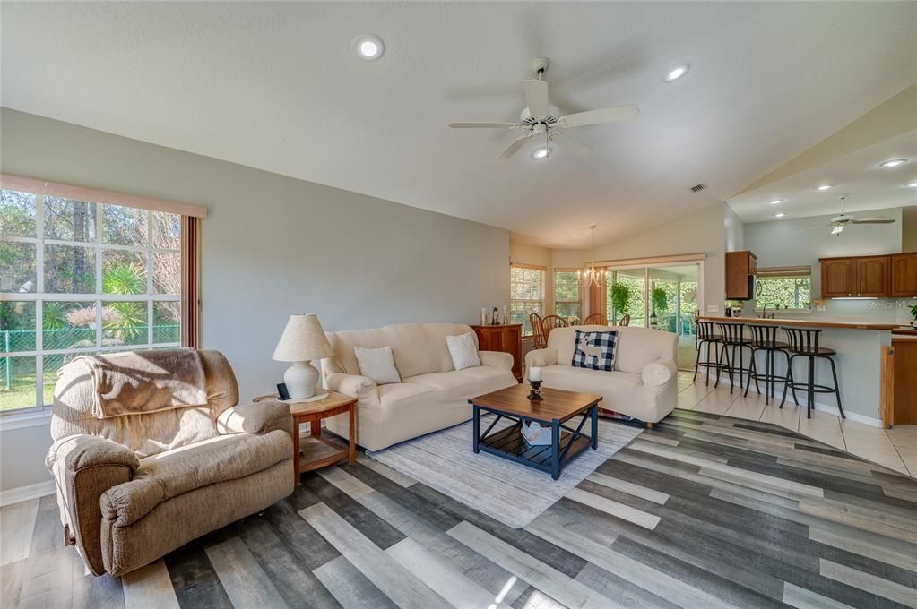 待售: $398,000 (3 贝兹, 2 浴室, 2191 平方英尺)