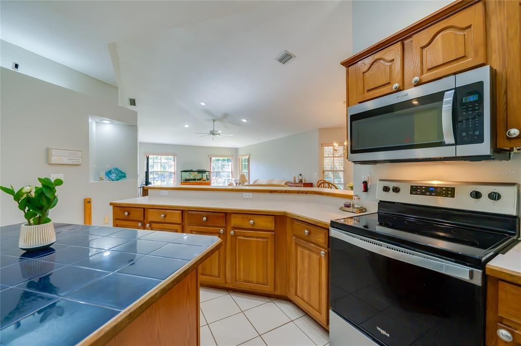 待售: $398,000 (3 贝兹, 2 浴室, 2191 平方英尺)