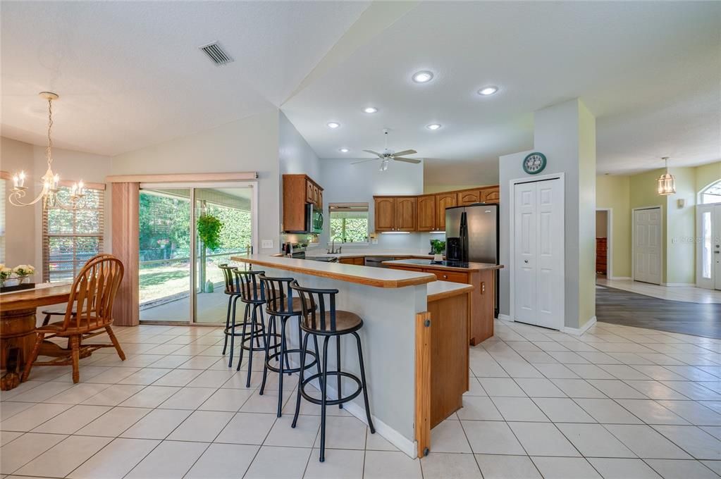 待售: $398,000 (3 贝兹, 2 浴室, 2191 平方英尺)