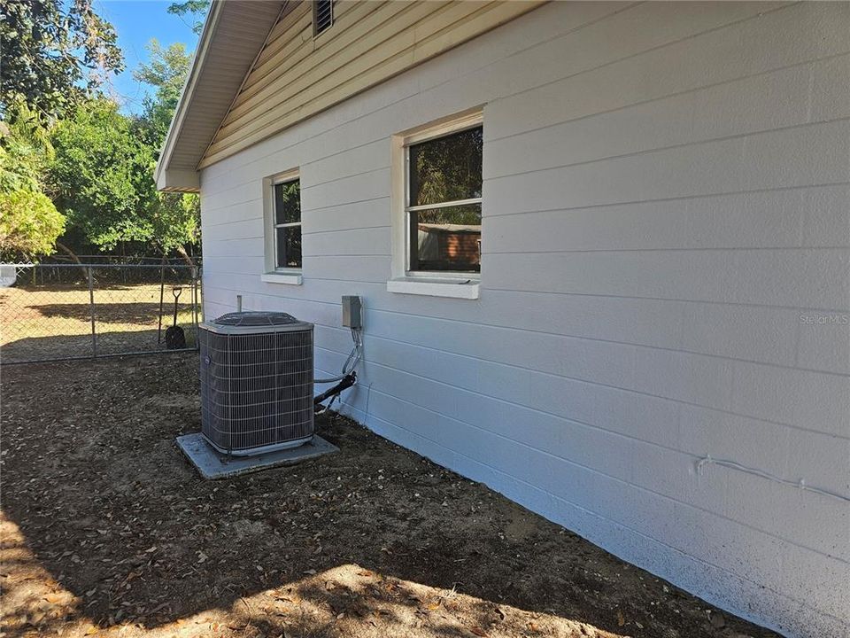 待售: $190,000 (3 贝兹, 1 浴室, 1080 平方英尺)