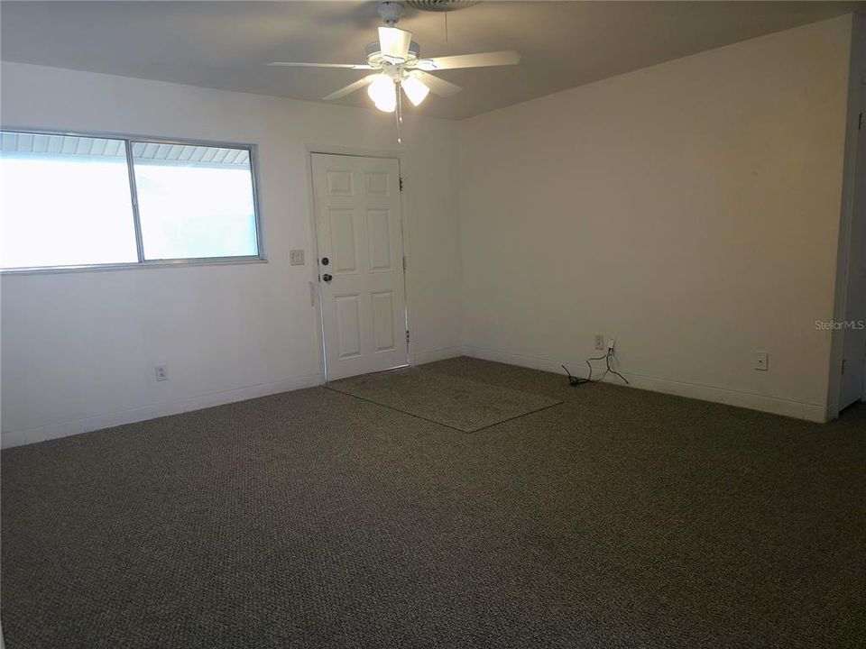 待售: $190,000 (3 贝兹, 1 浴室, 1080 平方英尺)