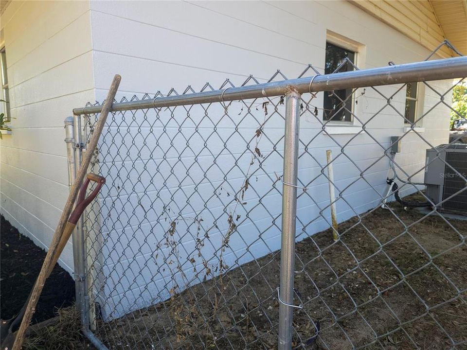 待售: $190,000 (3 贝兹, 1 浴室, 1080 平方英尺)