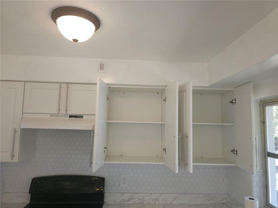 待售: $190,000 (3 贝兹, 1 浴室, 1080 平方英尺)