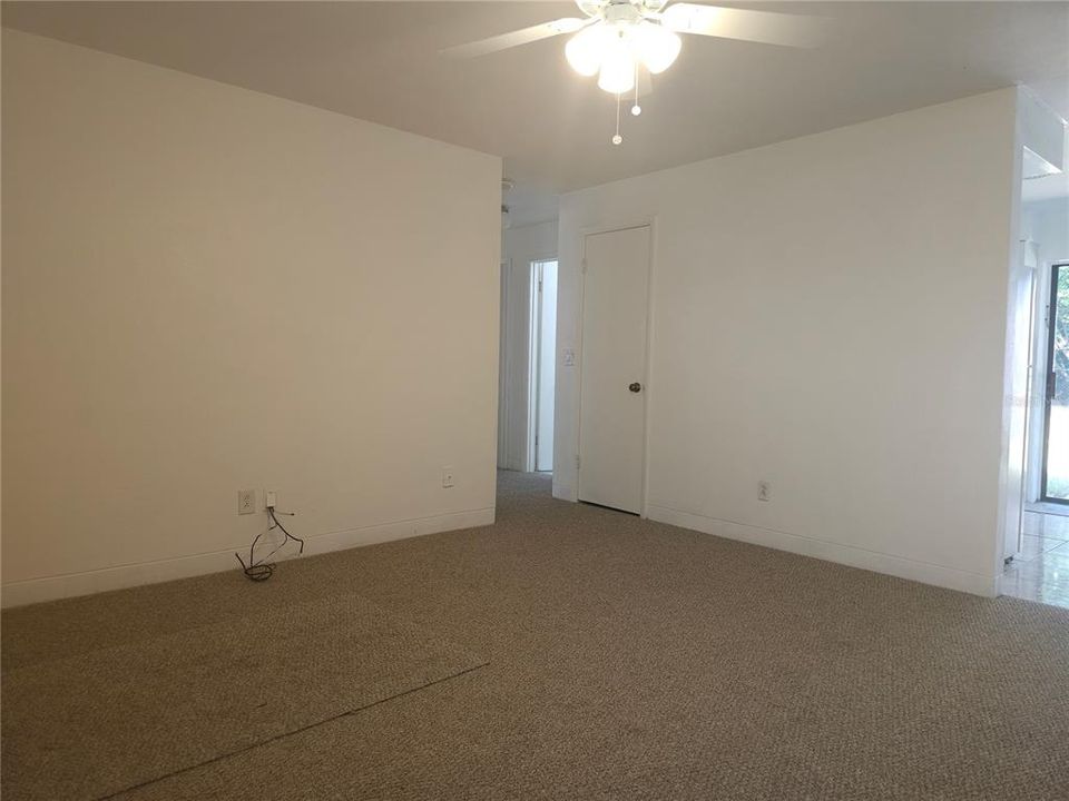 待售: $190,000 (3 贝兹, 1 浴室, 1080 平方英尺)