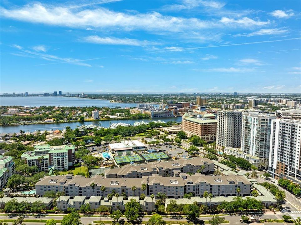 For Sale: $690,000 (3 beds, 3 baths, 1777 Square Feet)