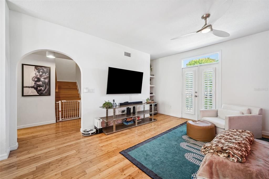 For Sale: $690,000 (3 beds, 3 baths, 1777 Square Feet)