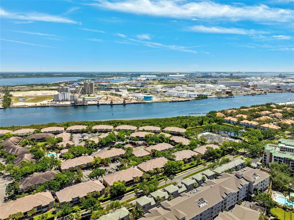 For Sale: $690,000 (3 beds, 3 baths, 1777 Square Feet)