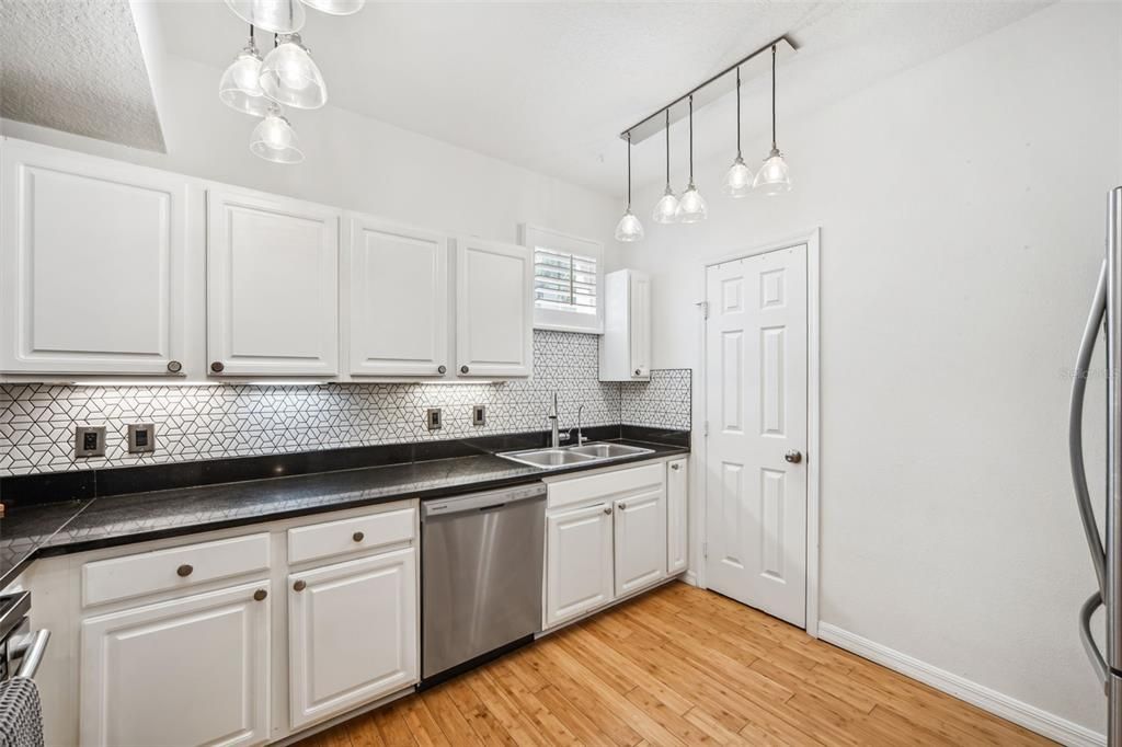 For Sale: $690,000 (3 beds, 3 baths, 1777 Square Feet)