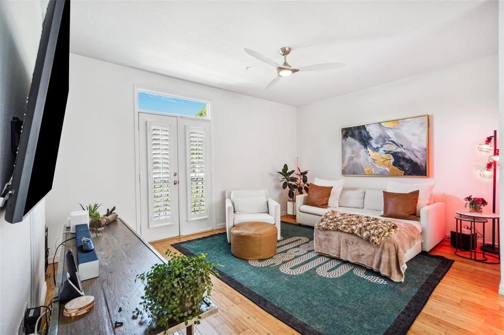 For Sale: $690,000 (3 beds, 3 baths, 1777 Square Feet)