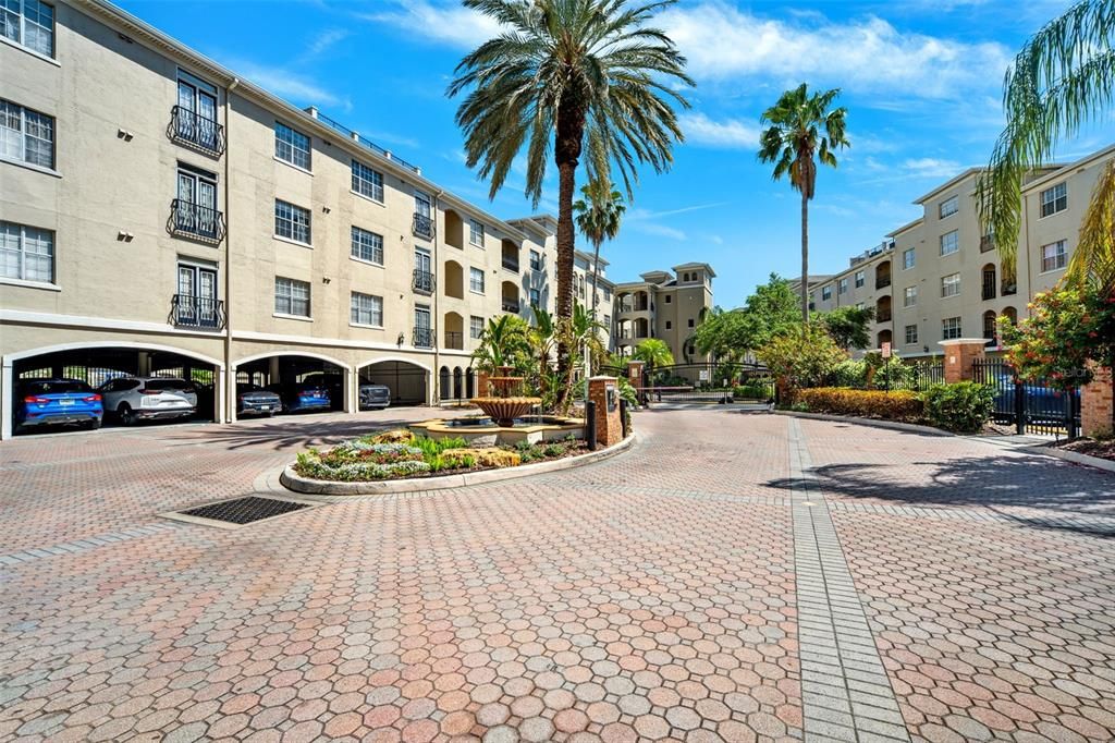 For Sale: $690,000 (3 beds, 3 baths, 1777 Square Feet)