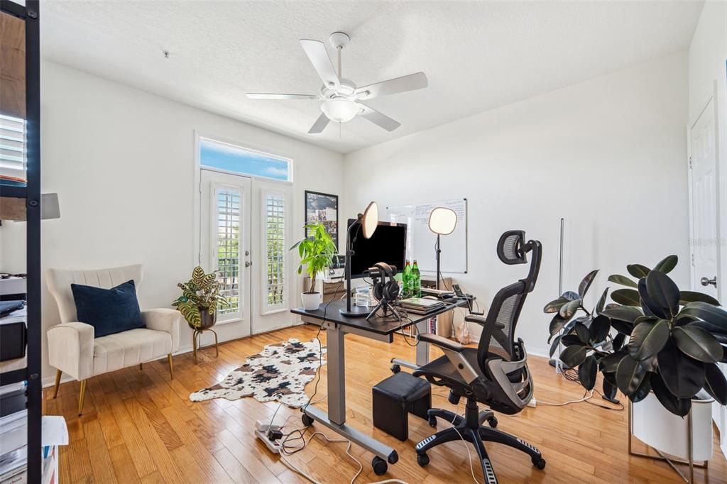 For Sale: $690,000 (3 beds, 3 baths, 1777 Square Feet)