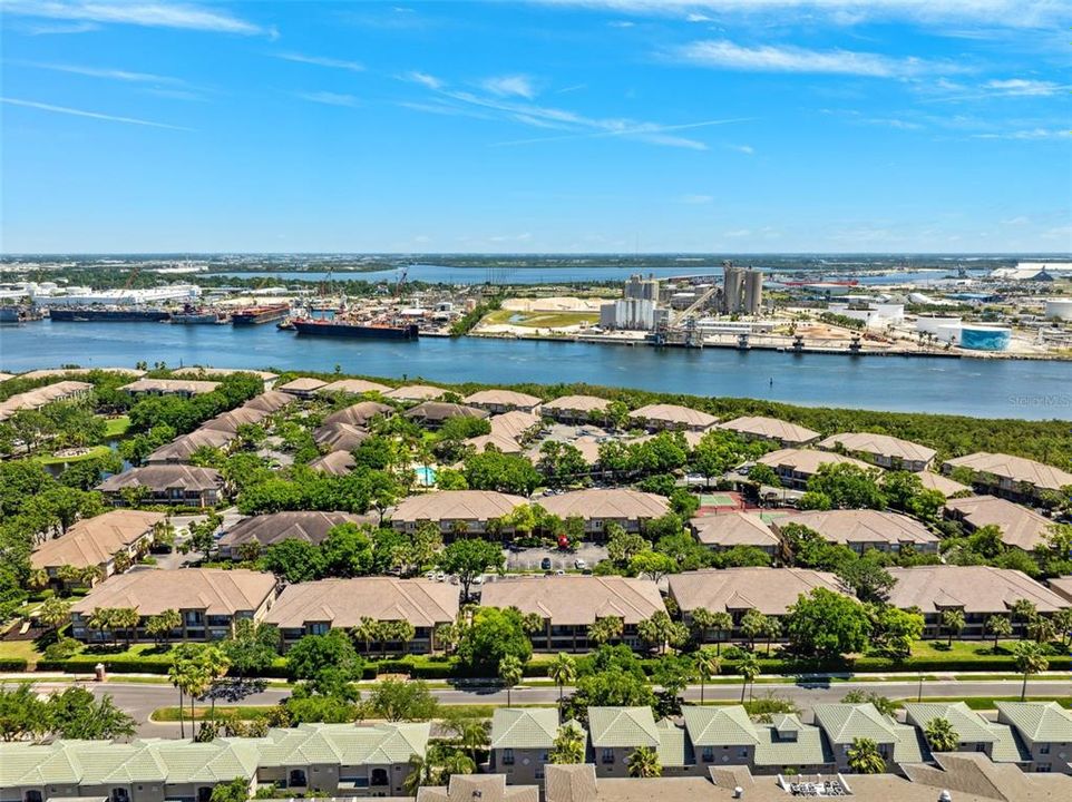 For Sale: $690,000 (3 beds, 3 baths, 1777 Square Feet)