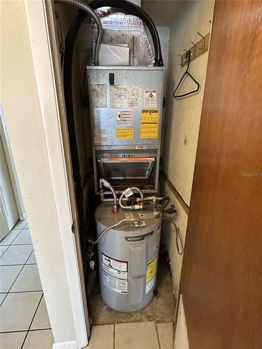 For Sale: $219,900 (3 beds, 2 baths, 1321 Square Feet)