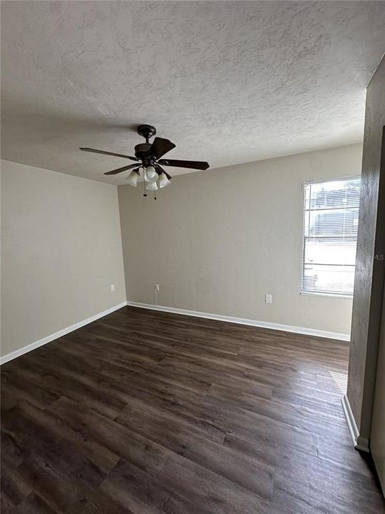 For Sale: $219,900 (3 beds, 2 baths, 1321 Square Feet)