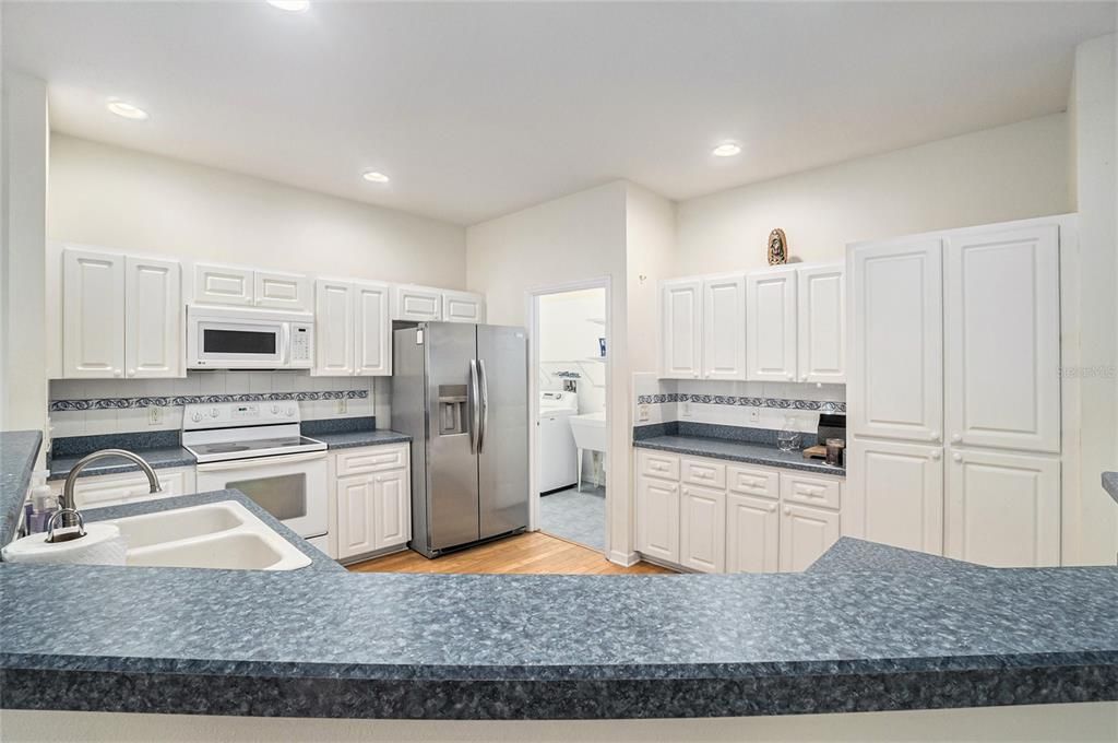 For Sale: $259,000 (2 beds, 2 baths, 1731 Square Feet)