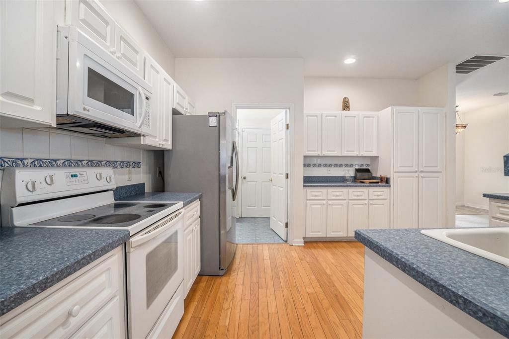 For Sale: $259,000 (2 beds, 2 baths, 1731 Square Feet)
