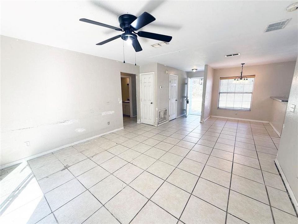 En Venta: $235,000 (3 camas, 2 baños, 1148 Pies cuadrados)