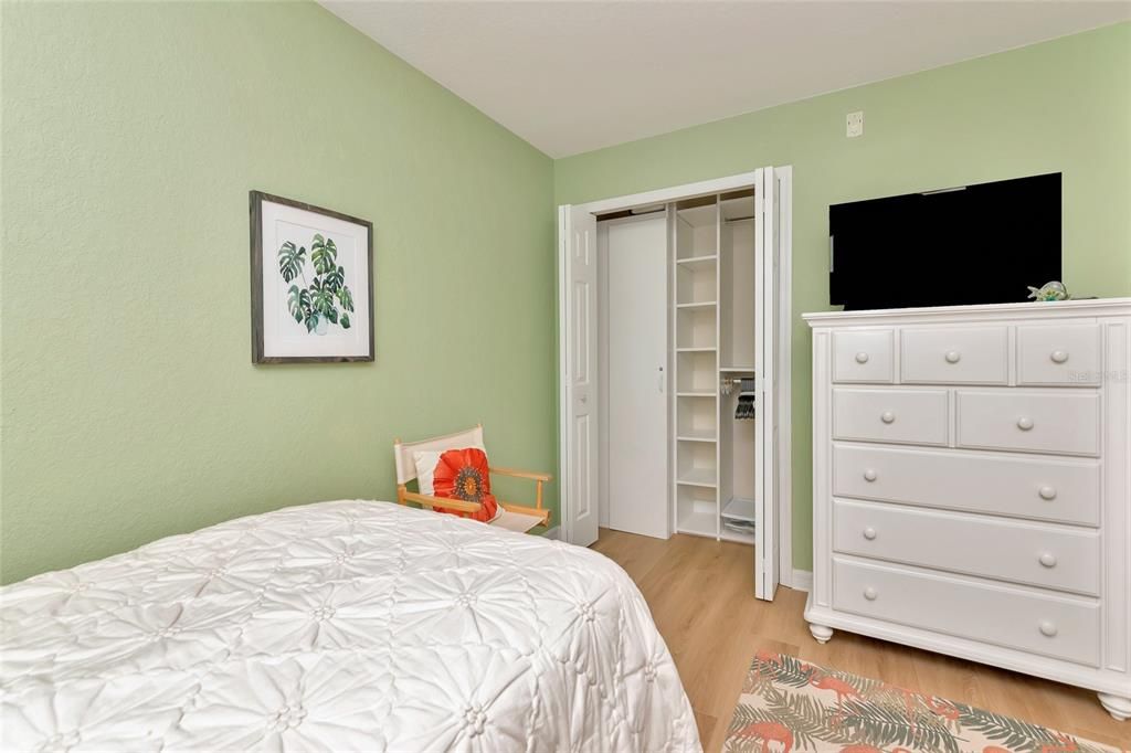 На продажу: $330,000 (2 спален, 2 ванн, 1561 Квадратных фут)