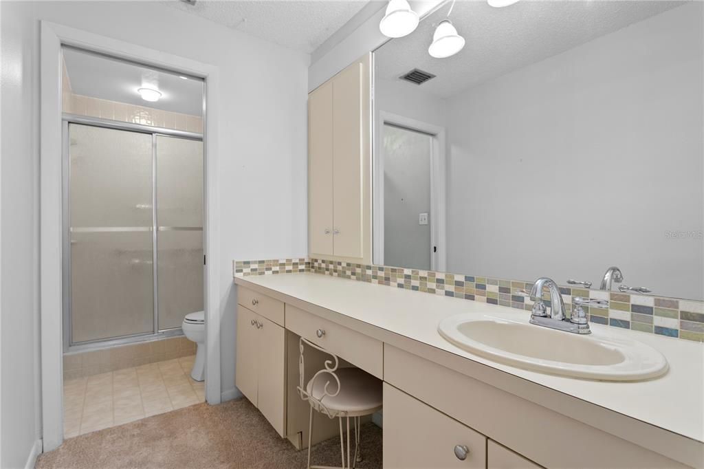 待售: $249,000 (2 贝兹, 2 浴室, 1225 平方英尺)