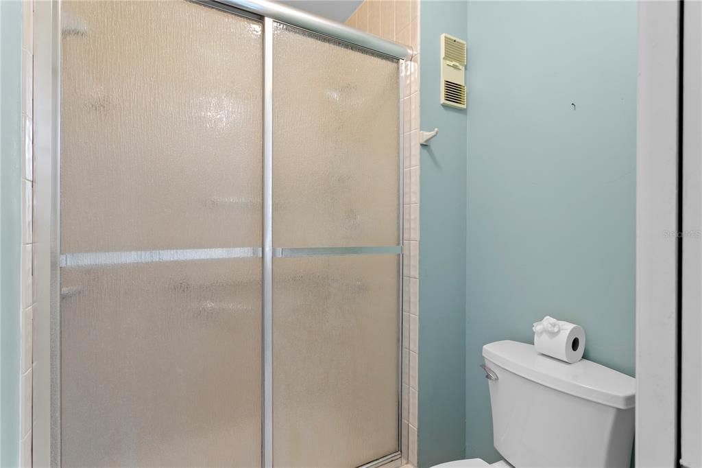 待售: $249,000 (2 贝兹, 2 浴室, 1225 平方英尺)