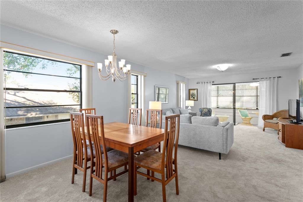 待售: $249,000 (2 贝兹, 2 浴室, 1225 平方英尺)