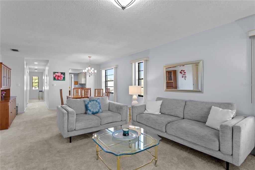 待售: $249,000 (2 贝兹, 2 浴室, 1225 平方英尺)