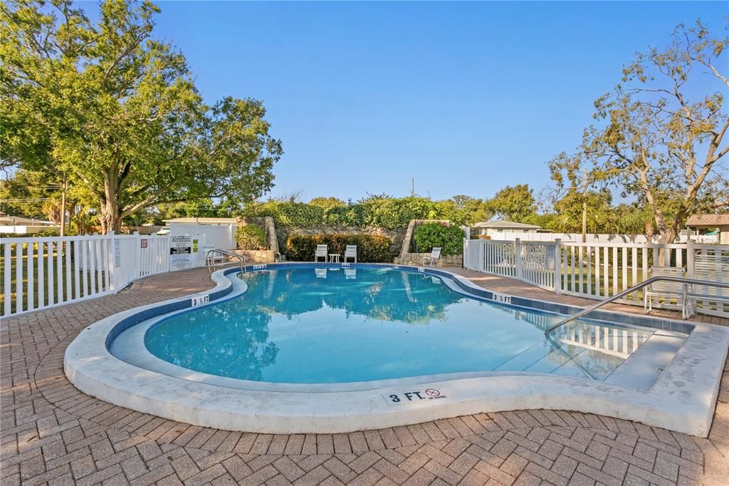 待售: $249,000 (2 贝兹, 2 浴室, 1225 平方英尺)