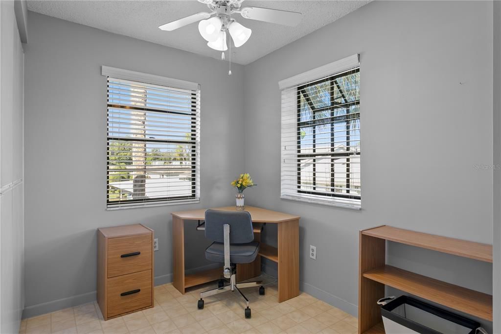 待售: $249,000 (2 贝兹, 2 浴室, 1225 平方英尺)