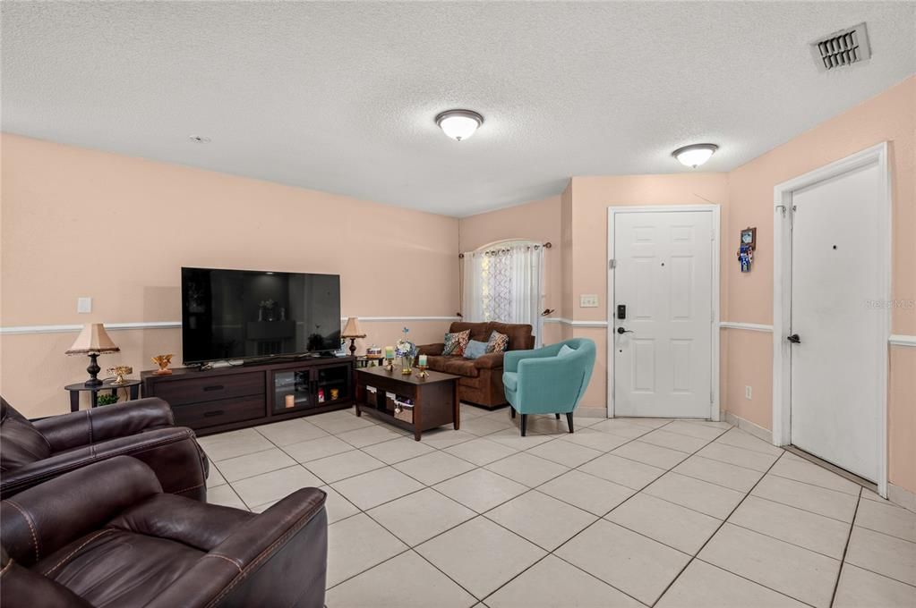 For Sale: $360,000 (4 beds, 2 baths, 1577 Square Feet)