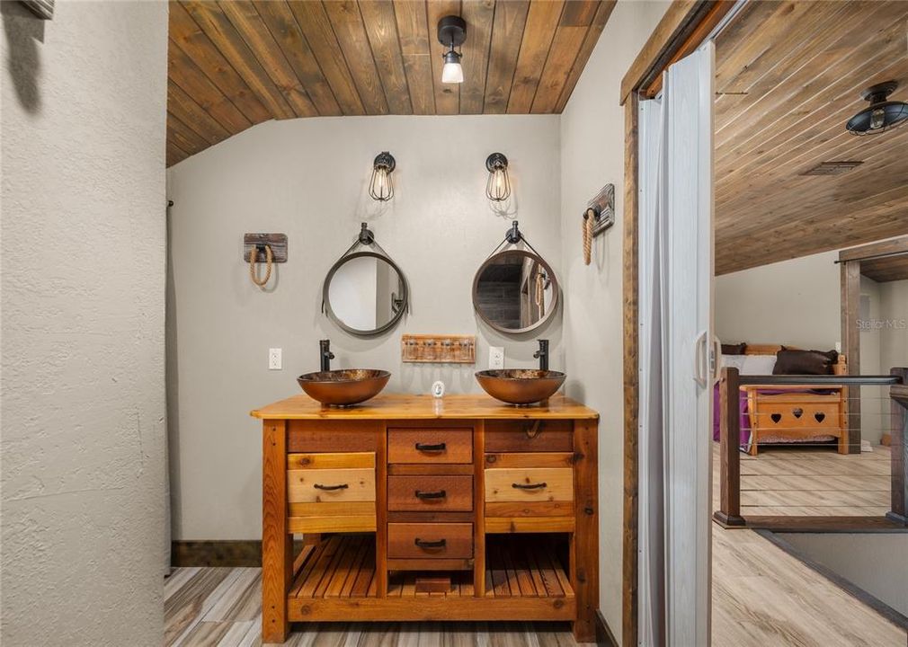 For Sale: $360,000 (4 beds, 2 baths, 1577 Square Feet)