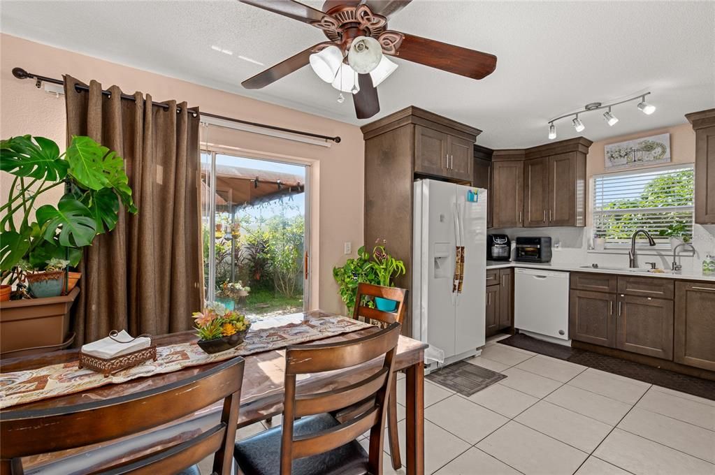 For Sale: $360,000 (4 beds, 2 baths, 1577 Square Feet)