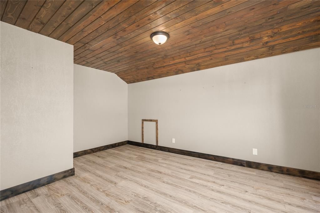 For Sale: $360,000 (4 beds, 2 baths, 1577 Square Feet)