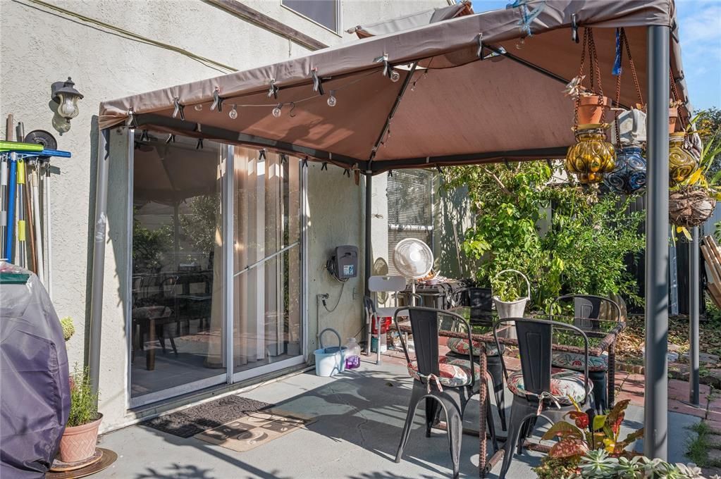 For Sale: $360,000 (4 beds, 2 baths, 1577 Square Feet)