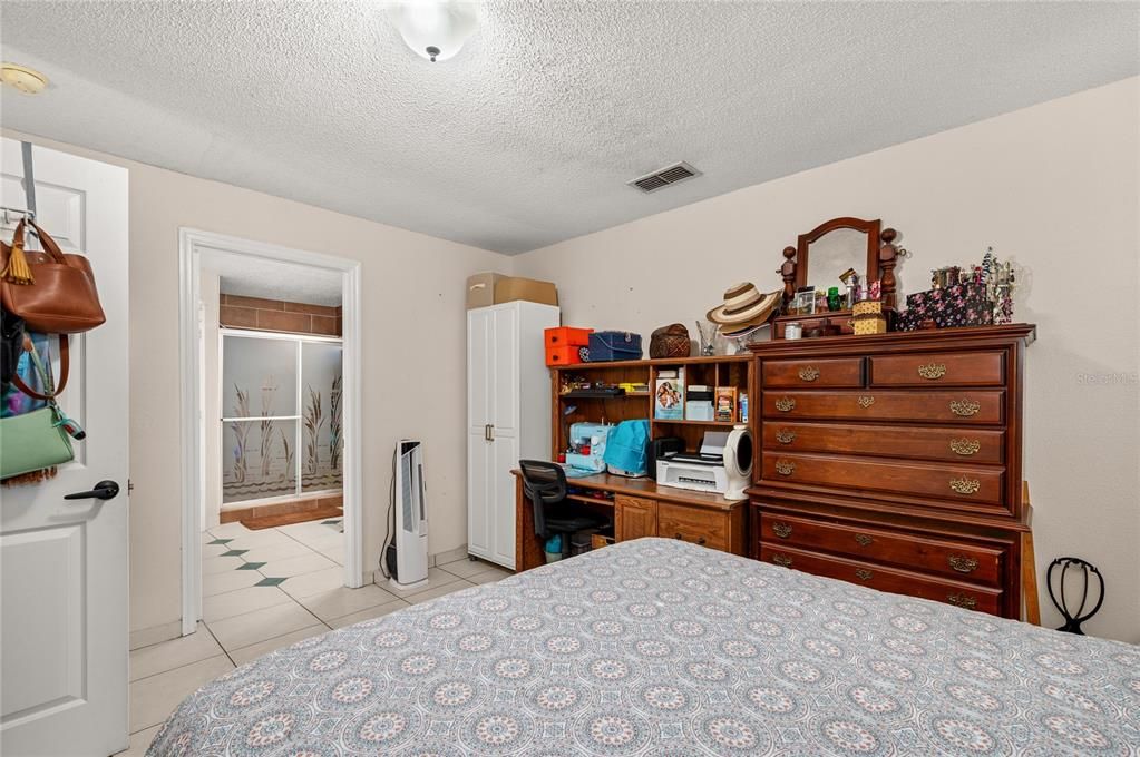 For Sale: $360,000 (4 beds, 2 baths, 1577 Square Feet)