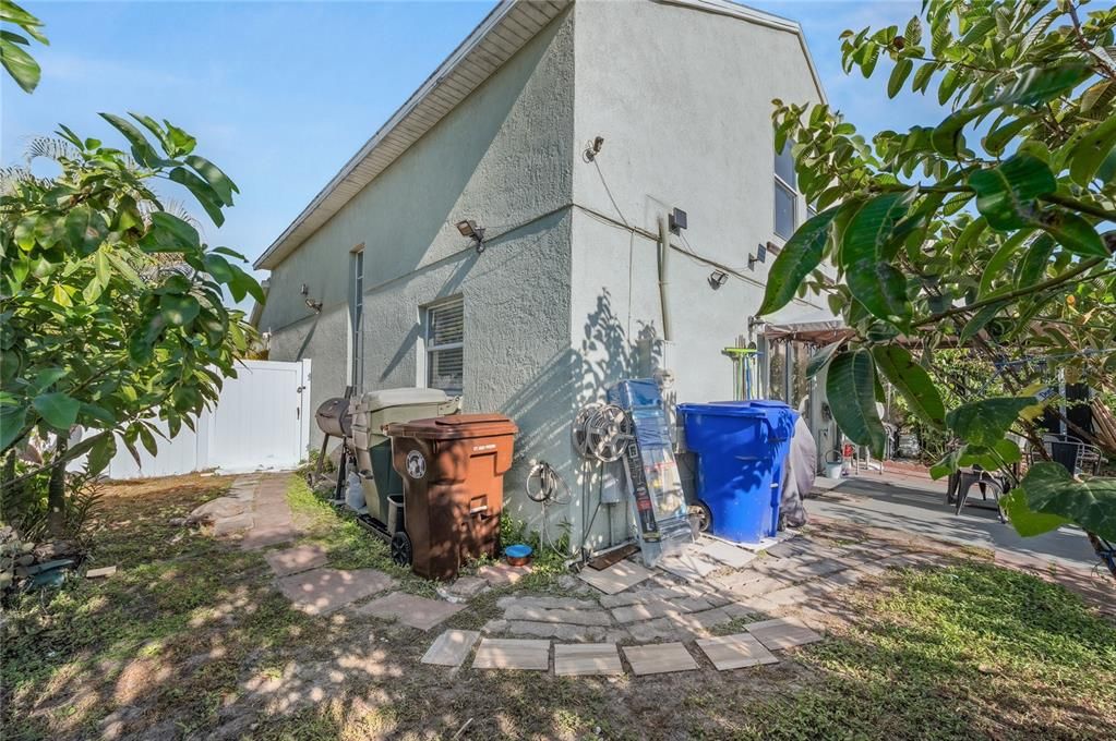 For Sale: $360,000 (4 beds, 2 baths, 1577 Square Feet)