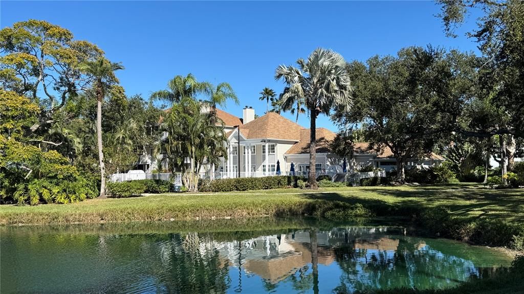 出租: $2,500 (1 贝兹, 1 浴室, 576 平方英尺)