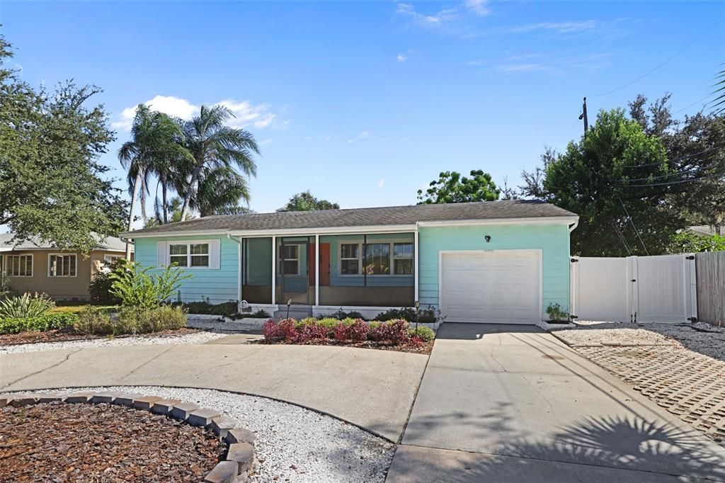 待售: $415,000 (2 贝兹, 1 浴室, 1090 平方英尺)