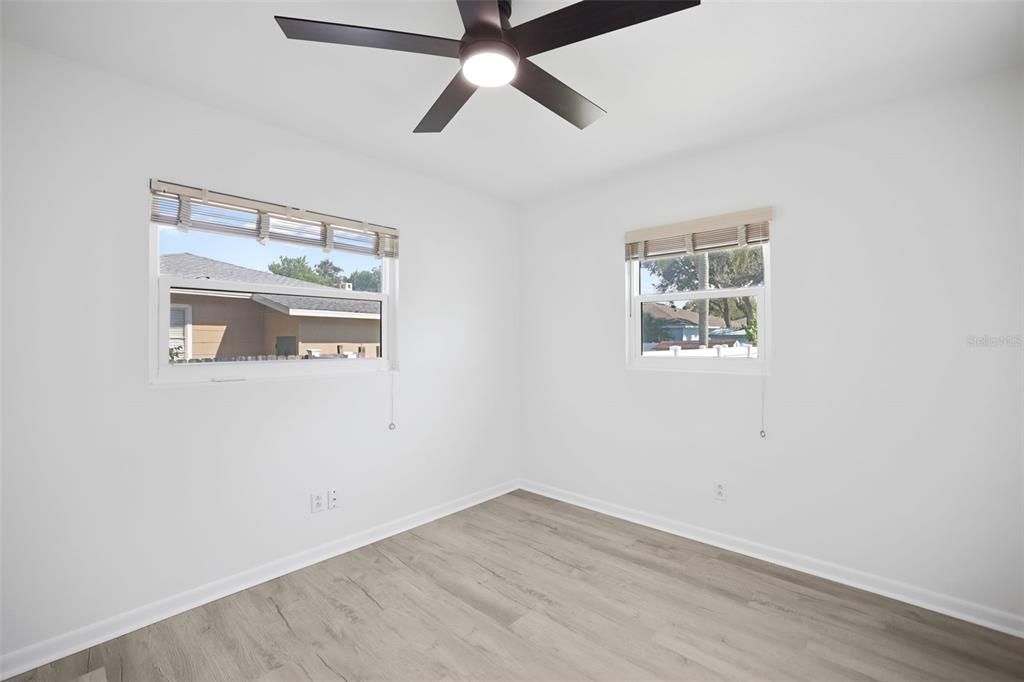 待售: $415,000 (2 贝兹, 1 浴室, 1090 平方英尺)