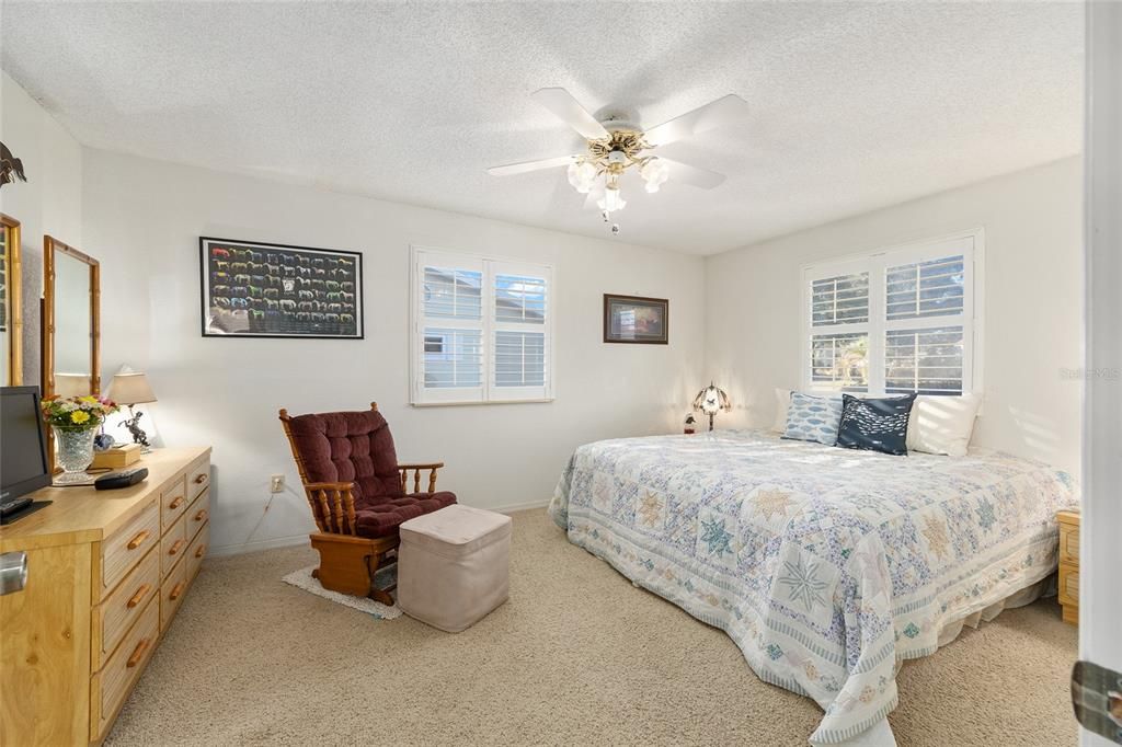 待售: $174,888 (2 贝兹, 2 浴室, 1000 平方英尺)