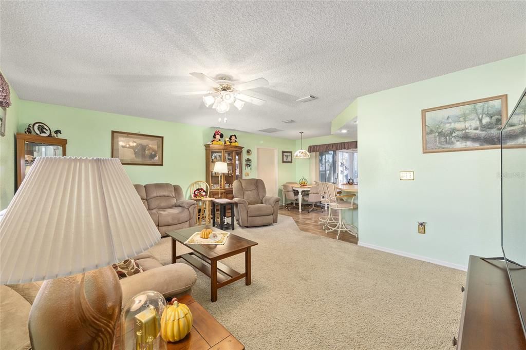 待售: $174,888 (2 贝兹, 2 浴室, 1000 平方英尺)