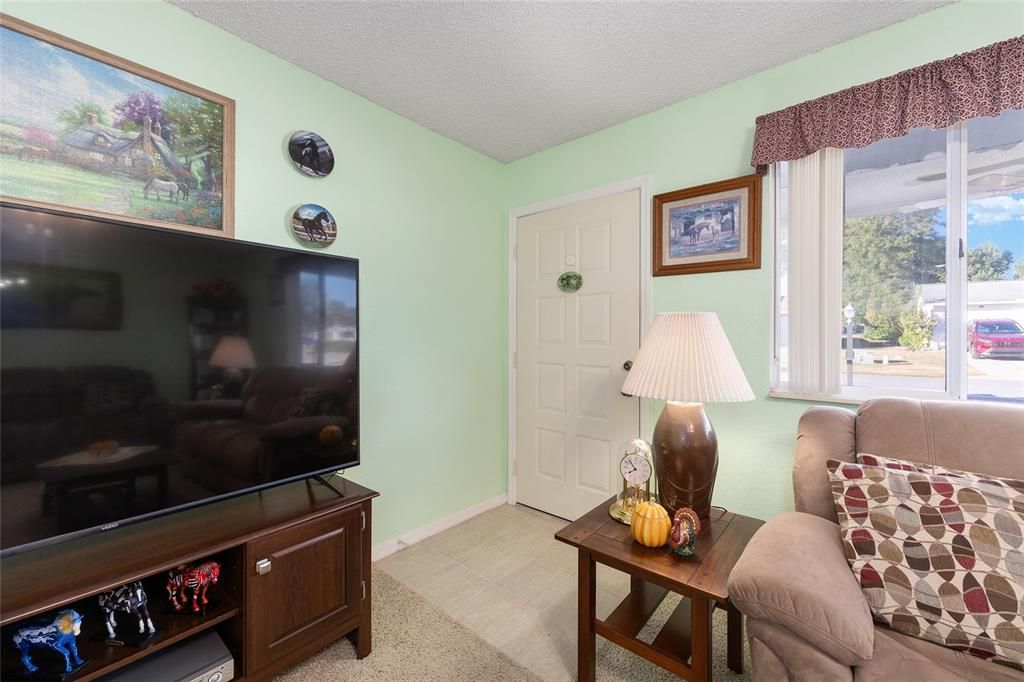 待售: $174,888 (2 贝兹, 2 浴室, 1000 平方英尺)