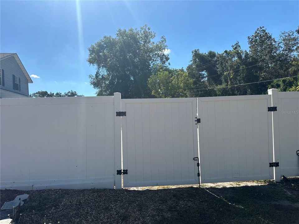 For Rent: $3,200 (3 beds, 2 baths, 2258 Square Feet)