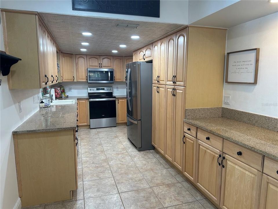 For Rent: $3,200 (3 beds, 2 baths, 2258 Square Feet)