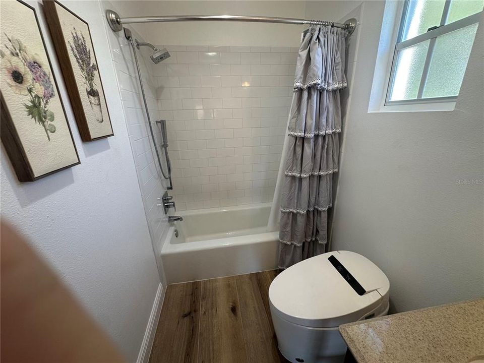 For Rent: $3,200 (3 beds, 2 baths, 2258 Square Feet)