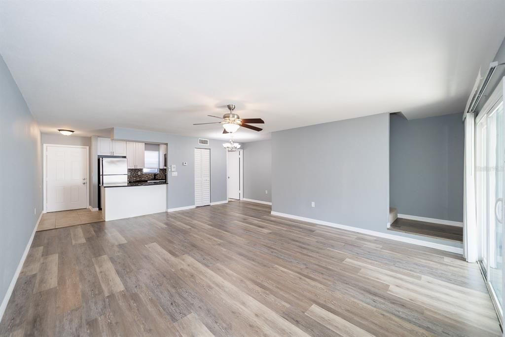 待售: $219,000 (2 贝兹, 1 浴室, 1200 平方英尺)