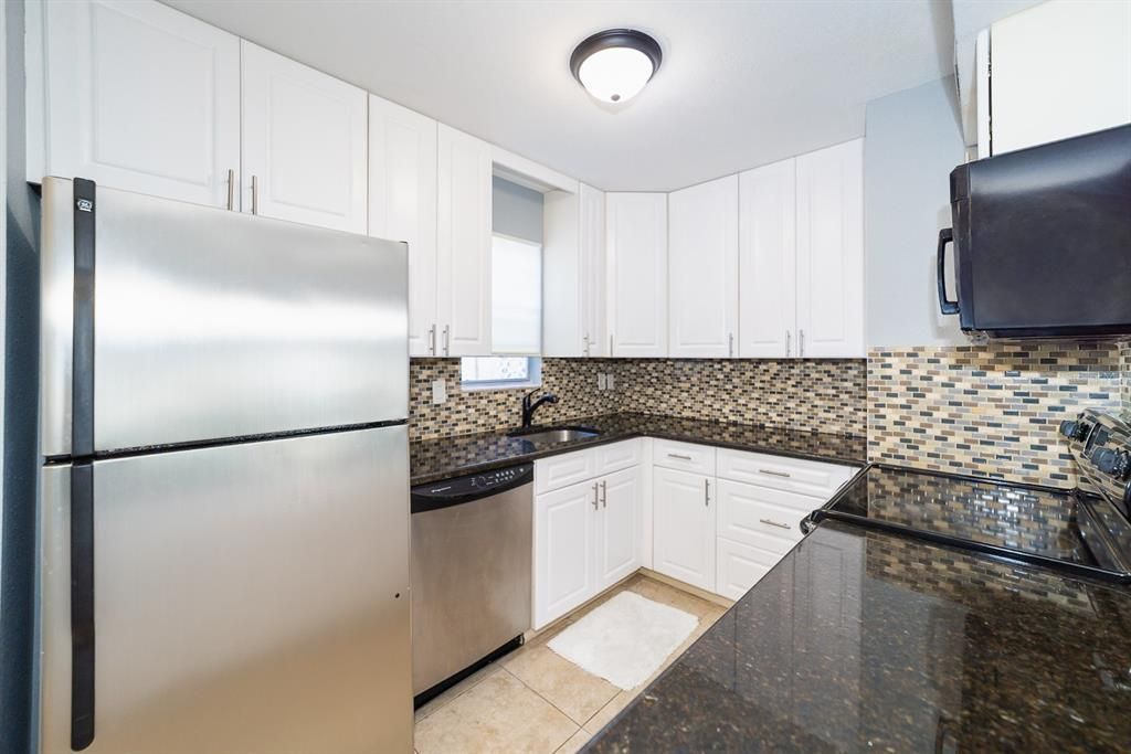 待售: $219,000 (2 贝兹, 1 浴室, 1200 平方英尺)